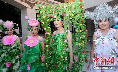 新疆克拉瑪依環(huán)保時裝秀 倡導(dǎo)綠色新風(fēng)尚，點(diǎn)亮低碳生活